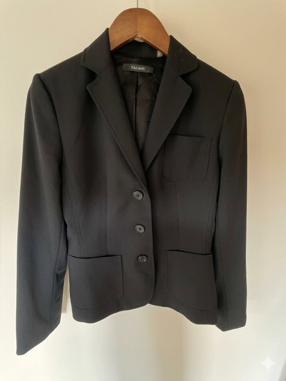 Tahari Black Classic Knit Blazer, Notched Lapel, Patch Pockets, 3-Button, Size 4